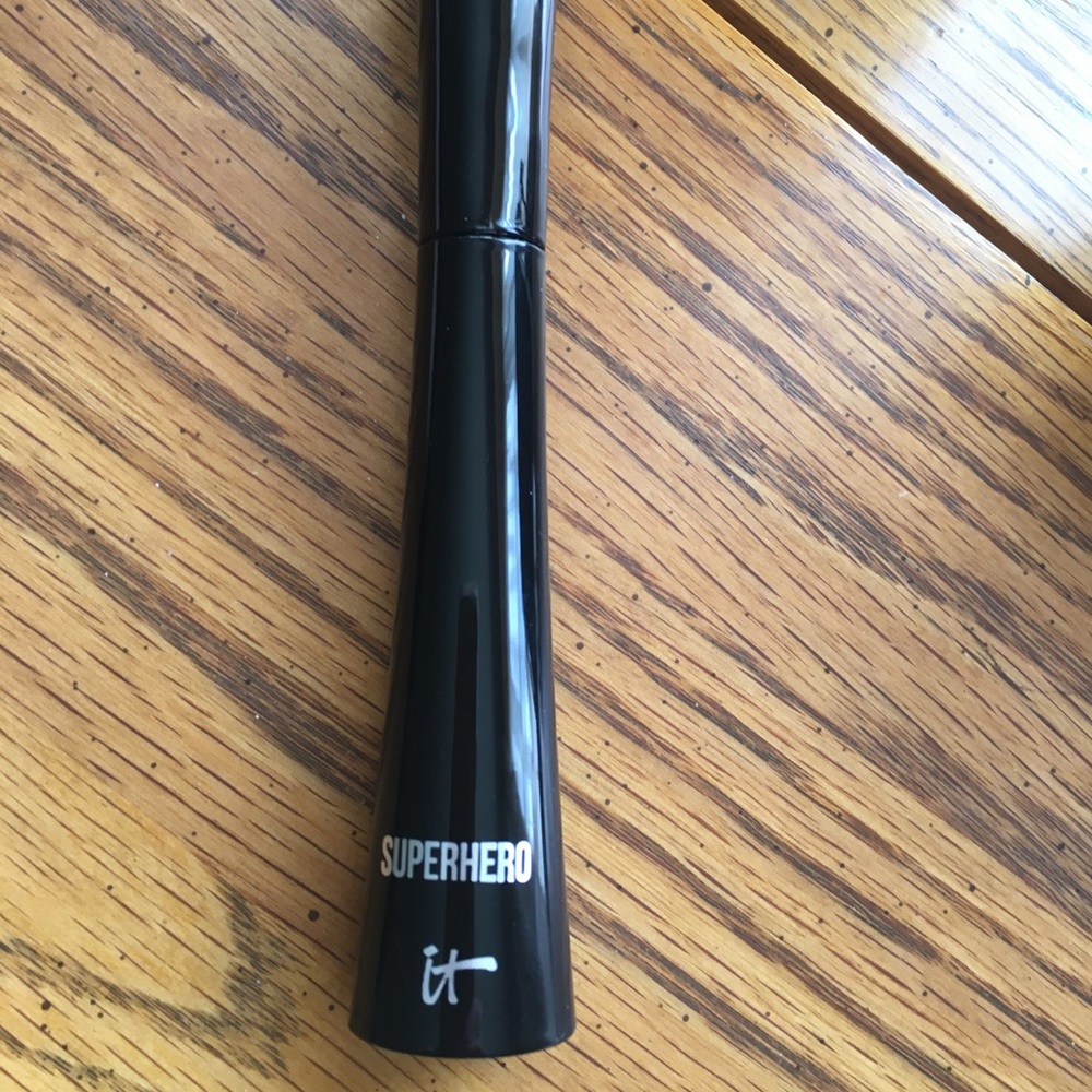 IT Cosmetics Superhero Mascara